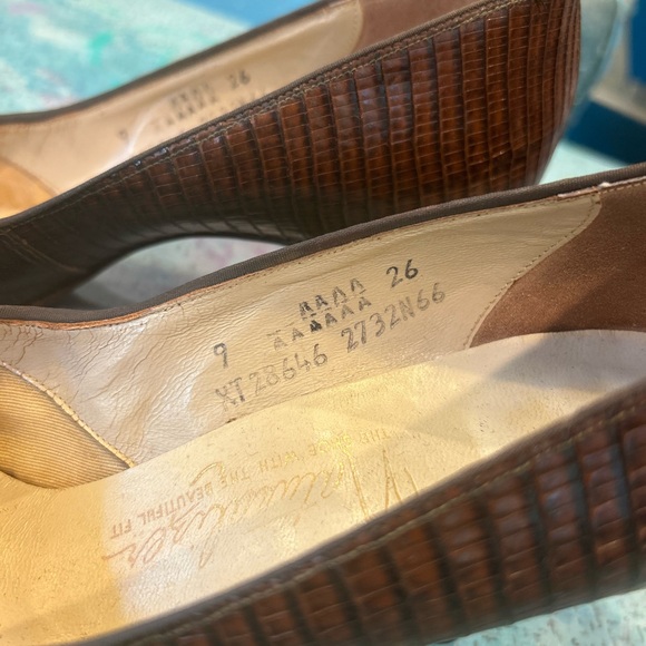 Vintage Gator Pumps - Picture 4 of 9